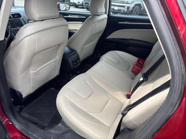 Used 2017  Ford Titanium image 11