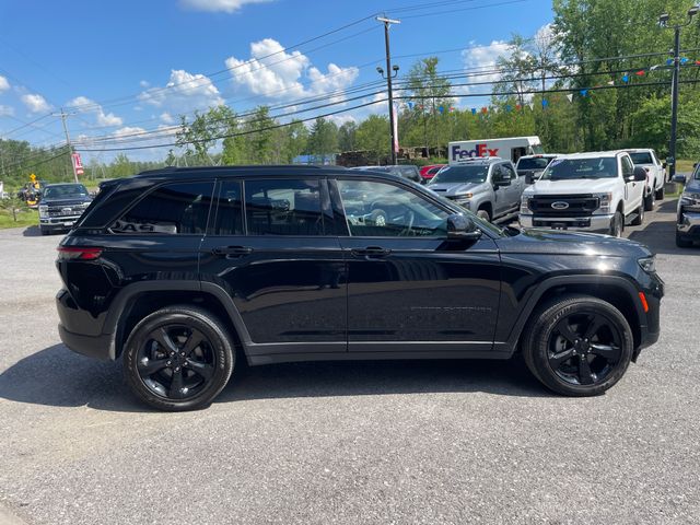 2023 Jeep Grand Cherokee Altitude X - Diamond Black exterior view 8