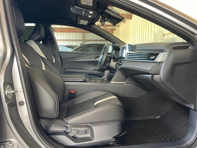 Used 2025  Toyota SE image 22
