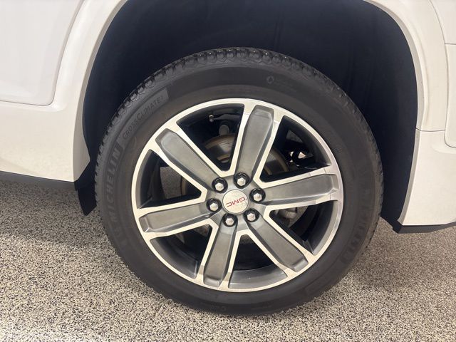 2019 GMC Acadia Denali photo