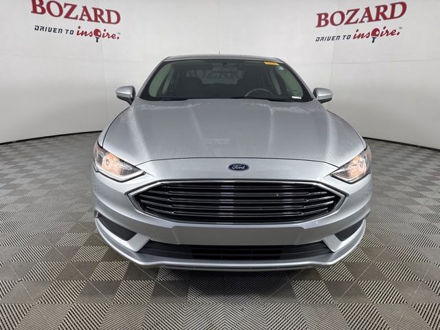 2017 Ingot Silver Ford Fusion SE FWD Sedan