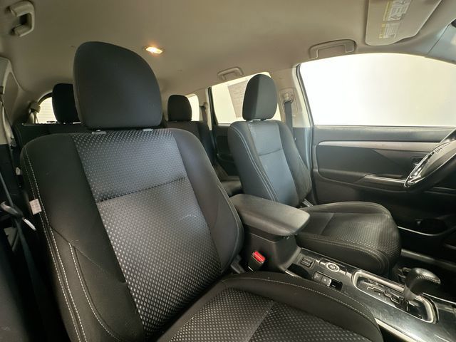 2018 Mitsubishi Outlander SE  at Subaru and VW of Moon Township