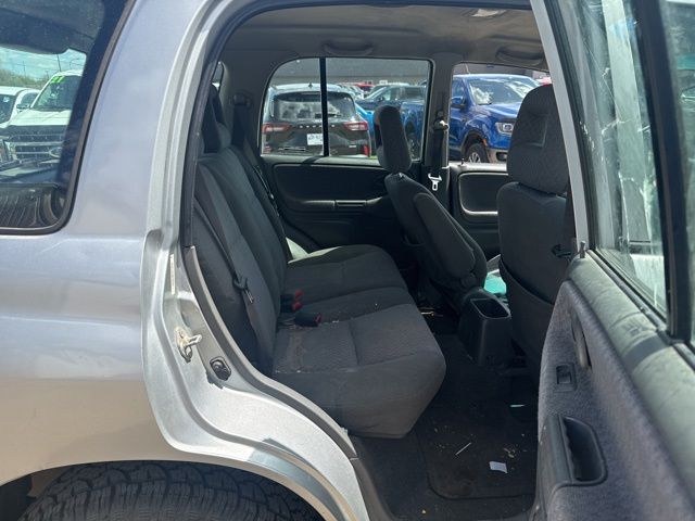 2002 Silver Metallic Chevrolet Tracker Base 4X4 SUV