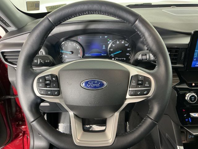 Used 2022 Red Ford Limited image 19