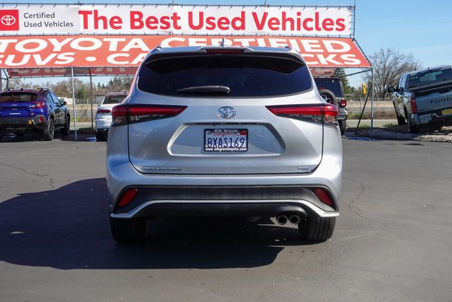 used 2021 Toyota Highlander car, priced at $31,500