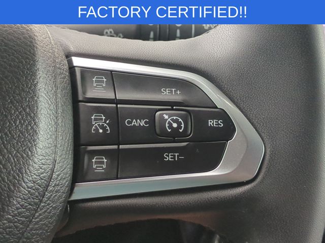 Used 2023 Silver Jeep Limited image 20