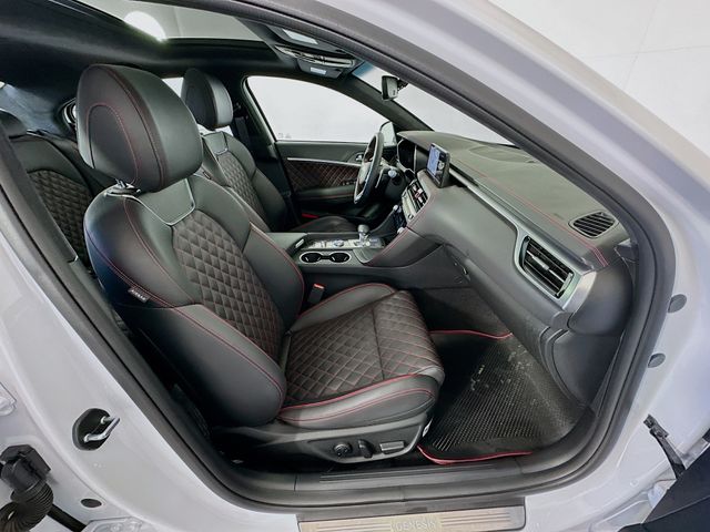 Thumbnail: 2025 Genesis G70 - 29