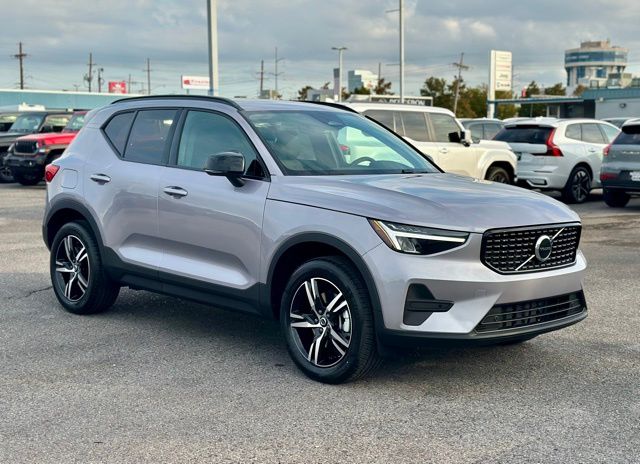 2026 Volvo XC40 B4 Core