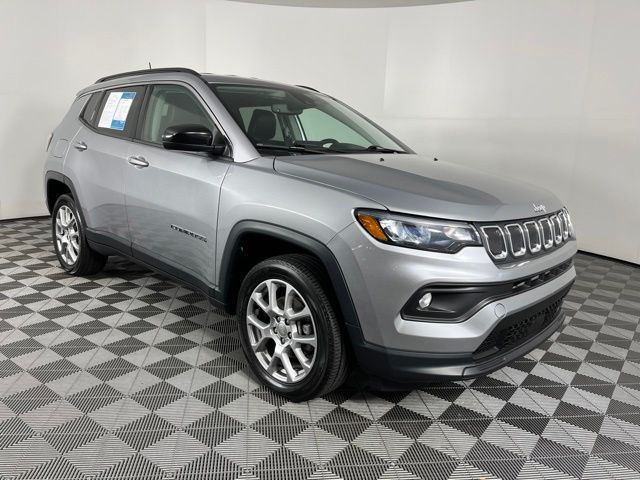 Certified Used 2022 Silver Jeep Latitude Lux image 2