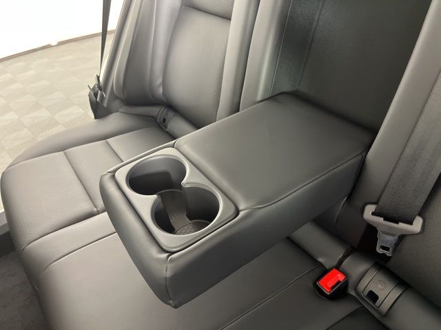2025 Everest White Pearl Nissan Rogue SV FWD SUV