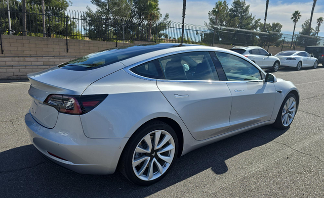 2018 Tesla Model 3 Long Range 4