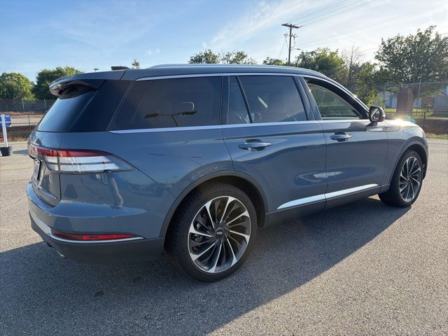Used 2025 Blue Lincoln Reserve image 3
