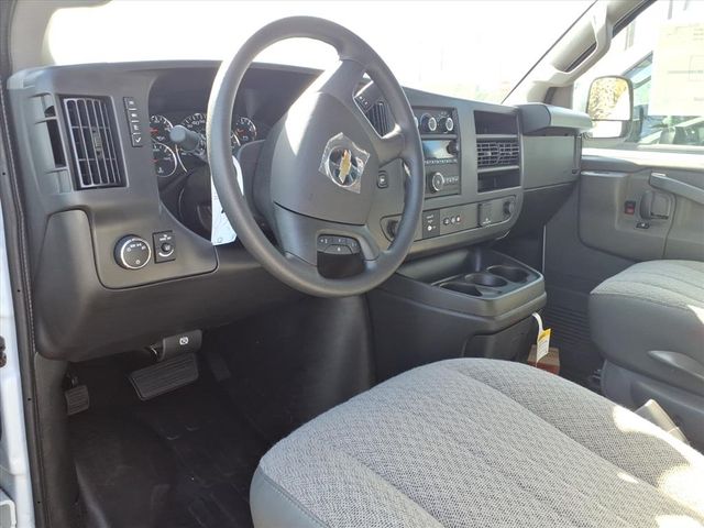 2025 Chevrolet Express Cargo Work Van - Photo 18