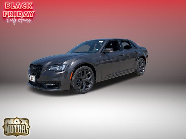 2023 Chrysler 300 S 3