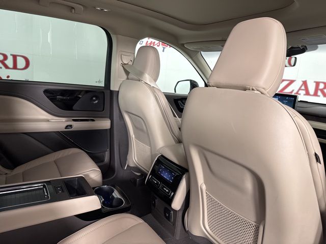 2022 Pristine White Metallic Tri-Coat Lincoln Aviator Reserve RWD SUV