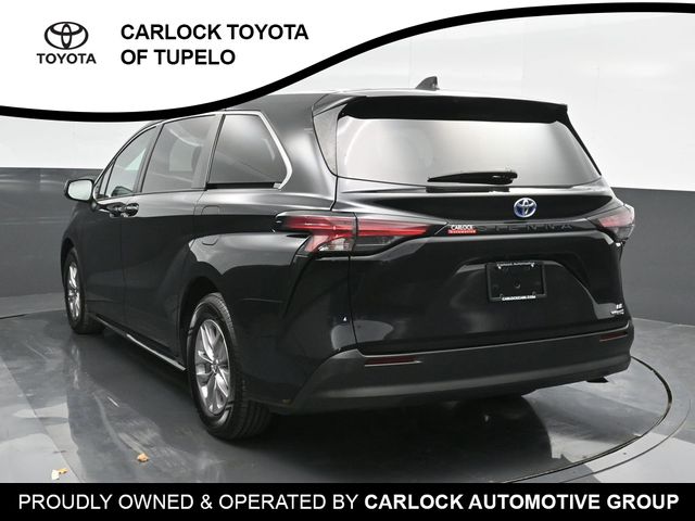 2022 Toyota Sienna LE 8