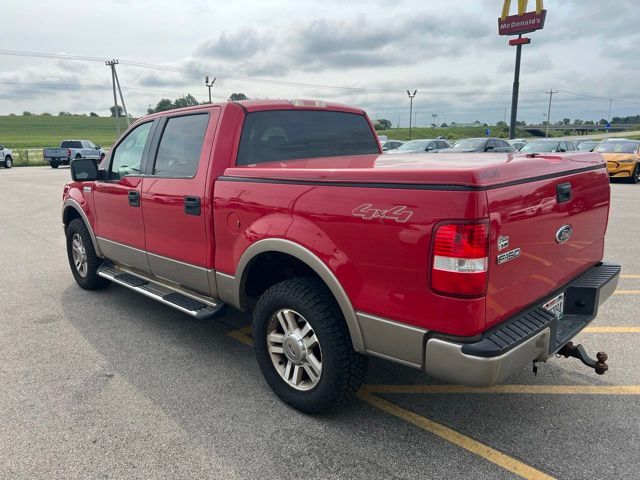 Used 2005 Red Ford XLT image 2