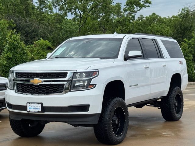 2018 Chevrolet Suburban LT photo