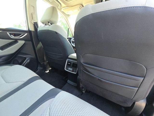 2023 Subaru Forester Premium:B02302