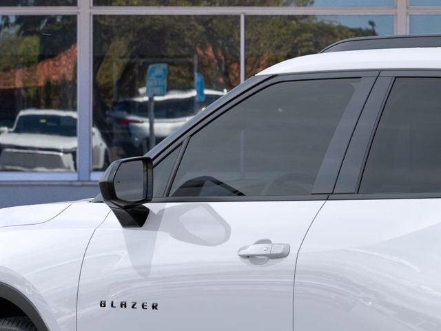 2025 Chevrolet Blazer LT photo