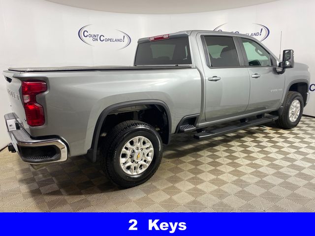 View vehicle photo 7