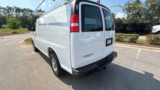 Used 2025 White Chevrolet Work Van image 38