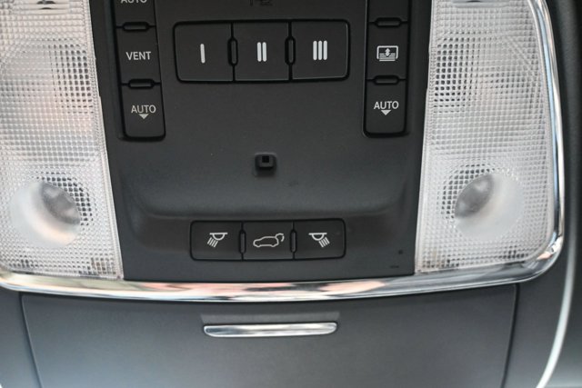 Used 2015 Black Jeep Limited image 31