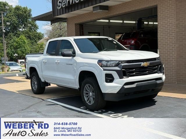 Summit White 2023 Chevrolet Colorado Pickup Truck Four-Wheel Drive 8-Speed Automatic