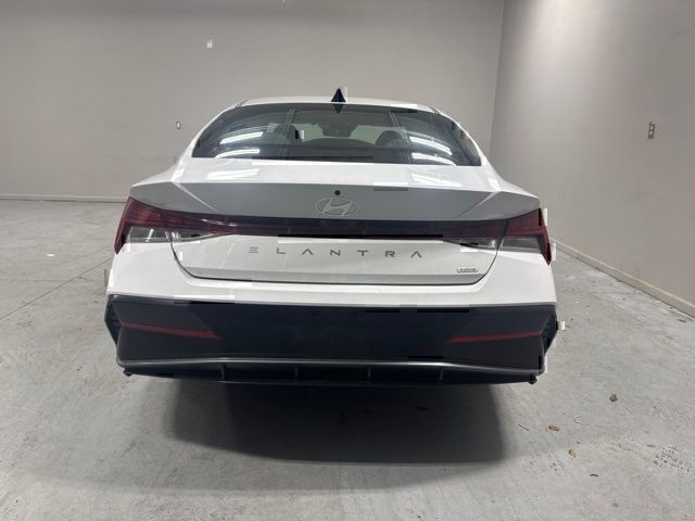 Used 2025 Hyundai Elantra Hybrid Sedan