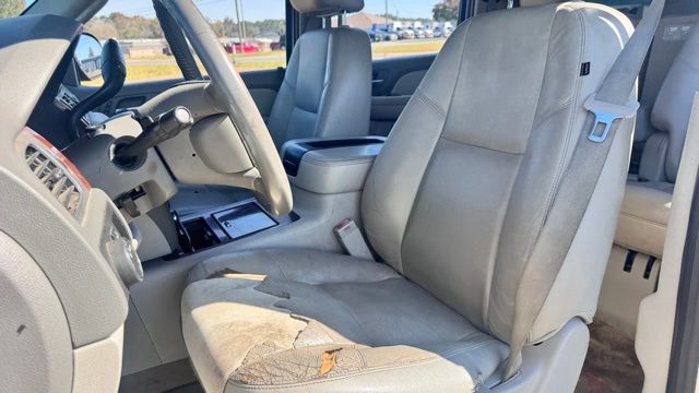 used 2013 Chevrolet Suburban 1500 car, priced at $6,000