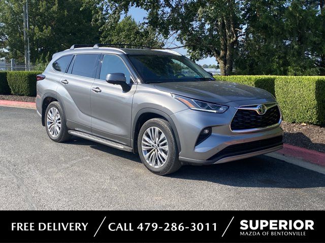 Midnight Black Metallic 2025 Toyota Highlander SUV / Crossover All-Wheel Drive 8-Speed Automatic