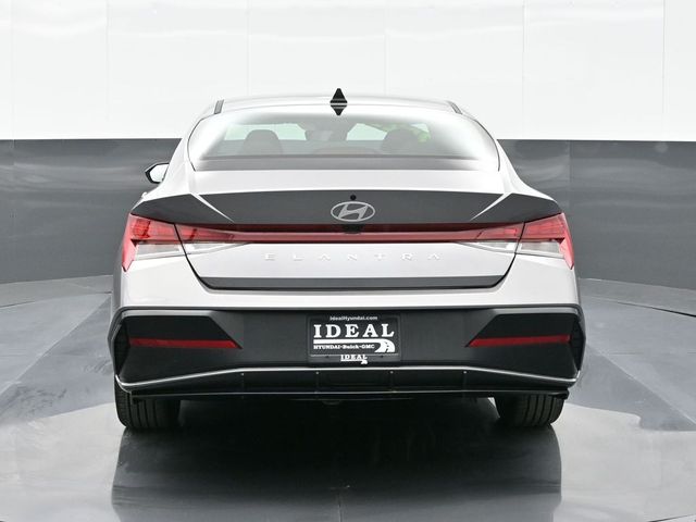 2025 Hyundai Elantra SEL 7