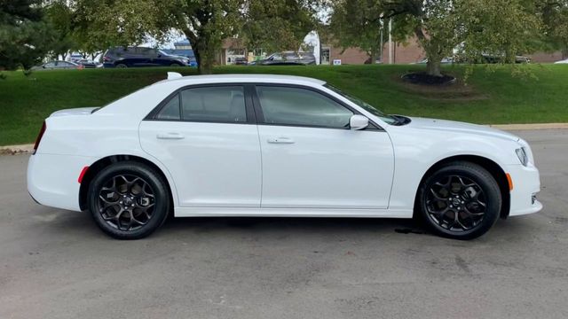 2022 Chrysler 300 Touring 9