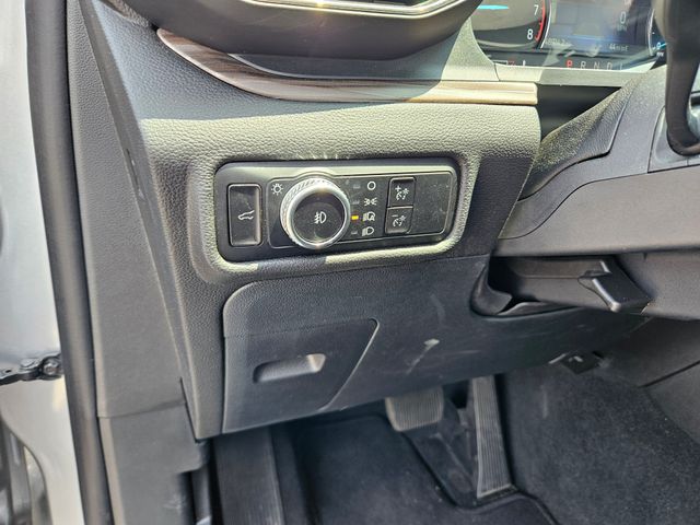 2023 Ford Explorer Limited photo