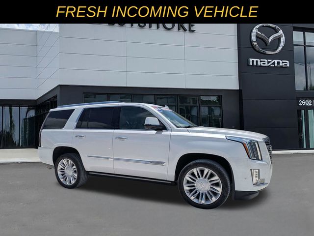 Crystal White Tricoat 2020 Cadillac Escalade SUV / Crossover Rear-Wheel Drive Automatic