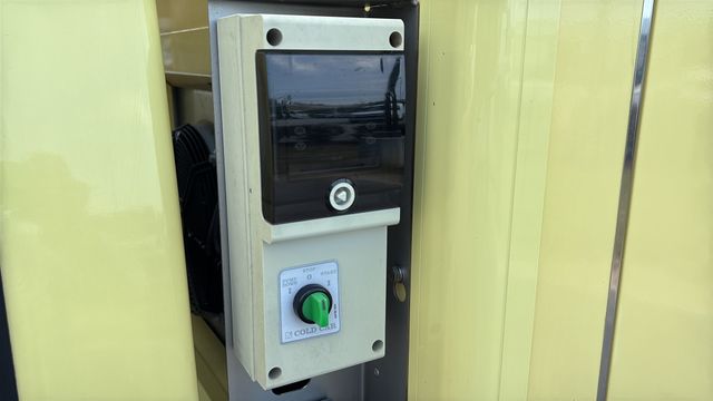 Used 2022 Yellow Ford Base image 50