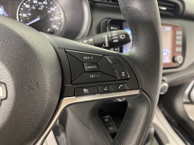 2023 Aspen White Tricoat Nissan Kicks SV FWD SUV