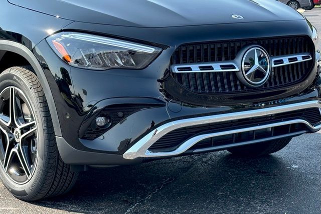 New 2026 Black Mercedes-Benz GLA 250 image 2