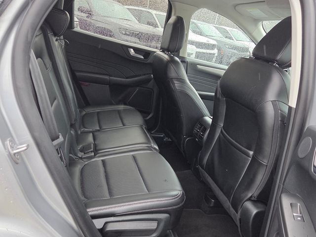 Used 2022 Silver Ford SEL image 14