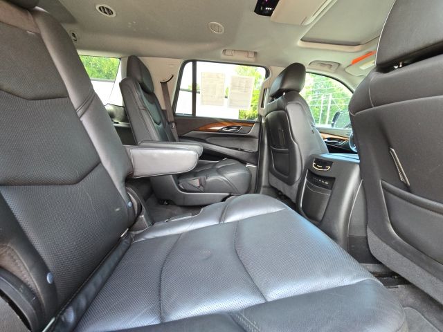 2020 Cadillac Escalade Luxury:C02590