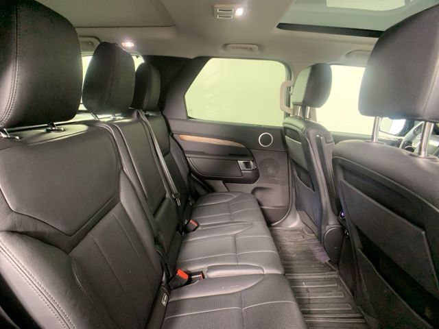 2017 Land Rover Discovery HSE 32