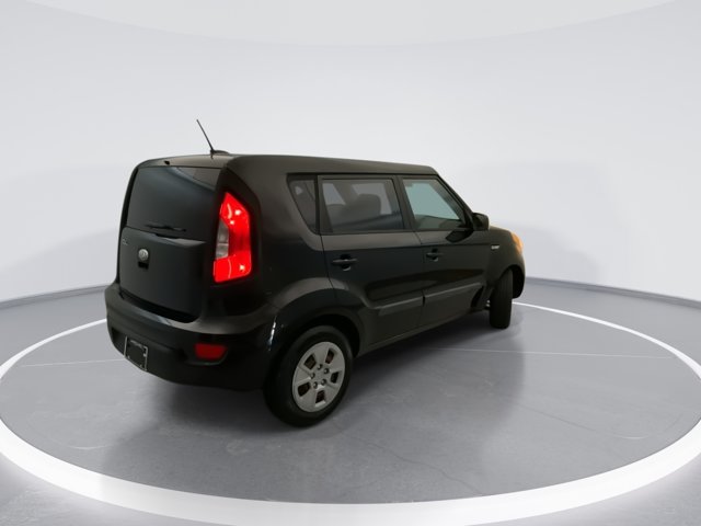 Used 2013 Gray Kia Base image 6