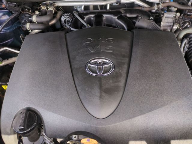 used 2022 Toyota Highlander car, priced at $32,771