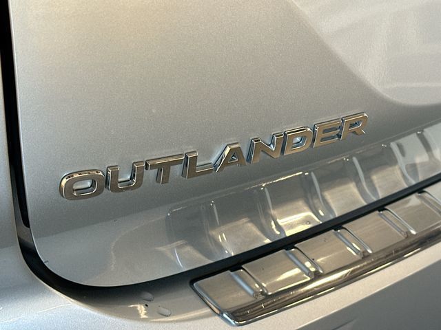 2022 Mitsubishi Outlander SE Silver at Honda North