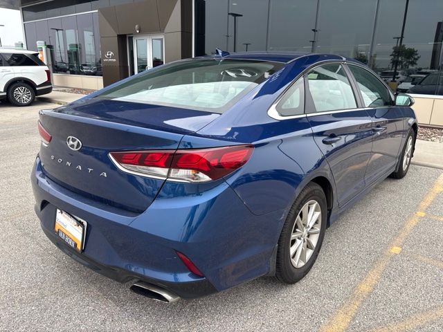 Used 2019 Lakeside Blue Hyundai SE image 7