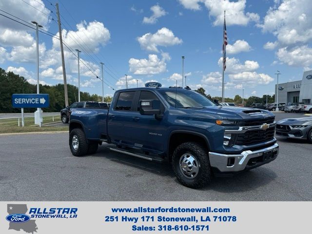 2025 Chevrolet Silverado 3500HD LT Crew Cab 4WD