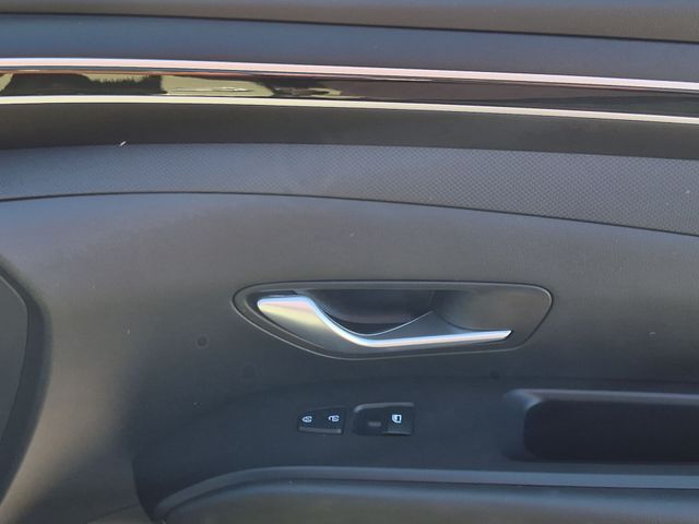Used 2024 Green Hyundai SE image 33