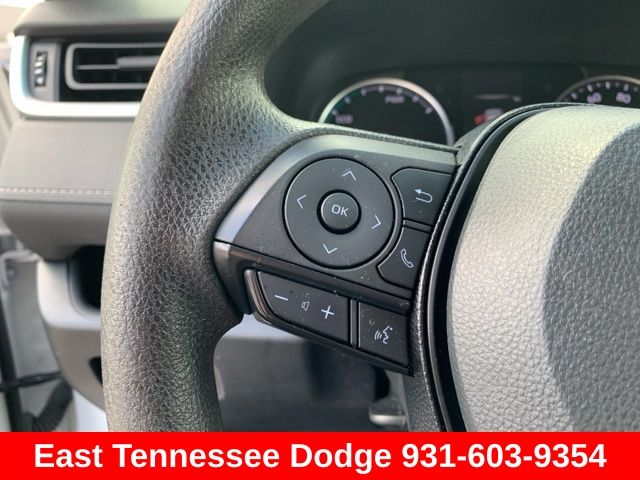 2022 Toyota RAV4 Hybrid LE photo