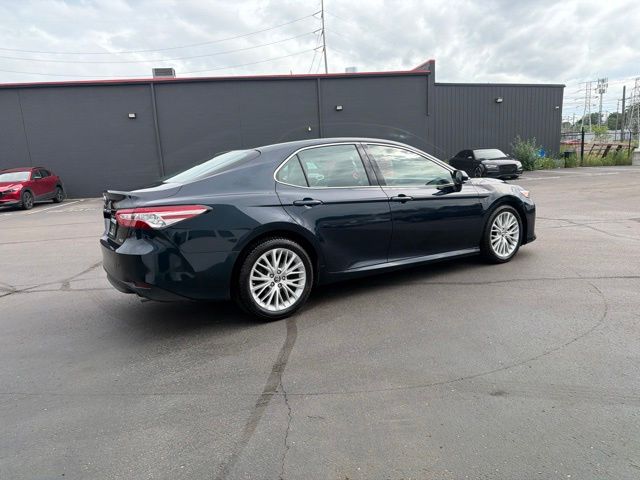Used 2018 Blue Toyota XLE image 7