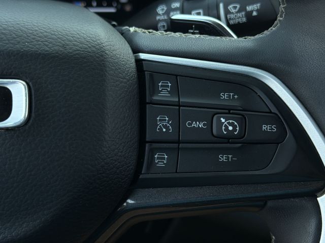 Used 2023 Black Jeep Laredo image 29